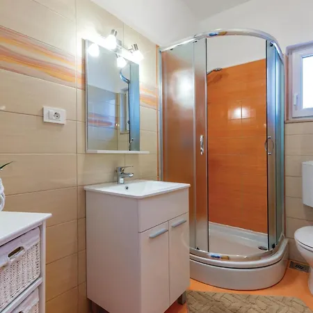 Four-bedroom In Stobrec Tatil Evi *