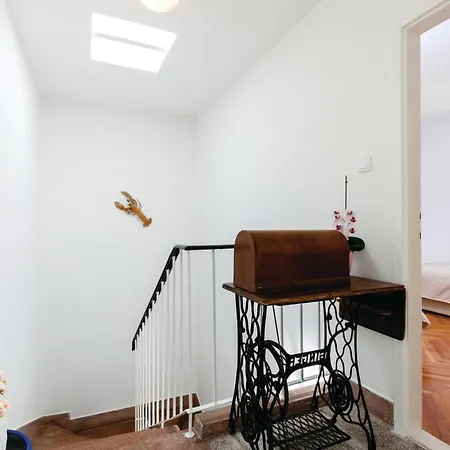Four-bedroom In Stobrec * سبليت