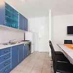 Ferienhaus Four-bedroom In Stobrec