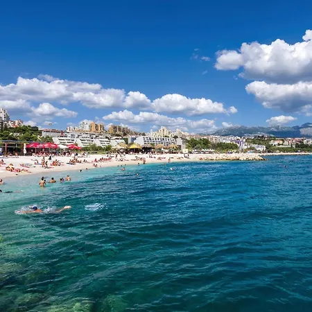 Vikendica Four-bedroom In Stobrec Split