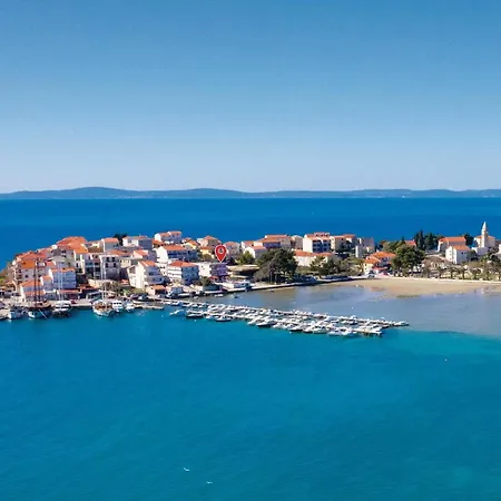 Four-bedroom In Stobrec Vikendica