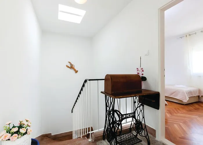 Four-bedroom In Stobrec * Split