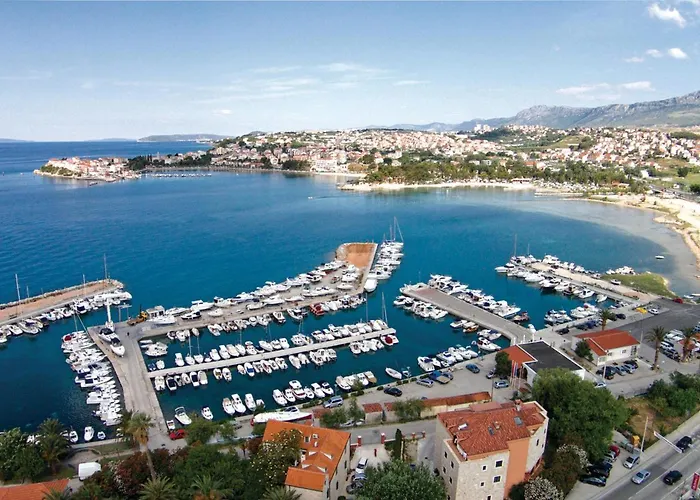 Four-bedroom In Stobrec Holiday home Split