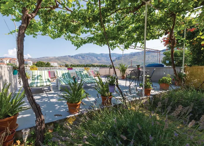 Four-bedroom In Stobrec Holiday home *